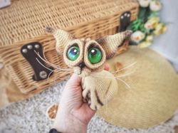 Siamese cat sculpture sitting realistic pet replica 6 inch. Handmade custom interior cat toy for house decor. Green eyes