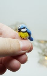 Tiny needle felted blue tit, miniature bird, handmade titmouse