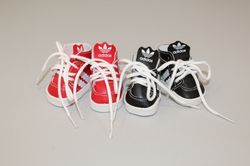 wellie wisher shoes - Red and black sneakers for Wellie Whisher, Paola Reina -  5cm doll shoes