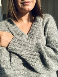 Oversized wool v-neck sweater cashmere blend silk mohair yarn