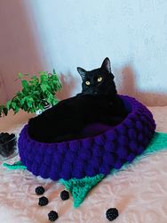 Cat bed crochet, blackberry house crochet