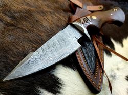 Damascus Steel Hunting knife 10" Hunting knife Handle Walnut Wood leather Sheath Handle and Clip, Hand forged Damascus