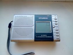 Hyundai h-1613 Portable Digital World 3 band Band Radio Receiver