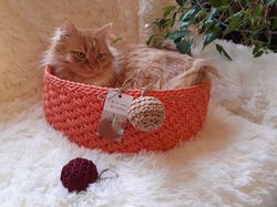 Personalized crocheted custom bed for cats and dogs couch of yarn Handmade gift for cat lover