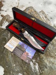 A beautiful gift set for men knife of steel 65h13 handle walnut tourist knife Jaeger Russian knife