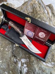 A beautiful gift set for men knife of steel 65h13 handle walnut tourist knife Vostok 2 Russian knife