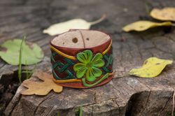 Celtic green bracelet, irish leather cuff with celtic knot design, shamrock bracelet for women, green clover