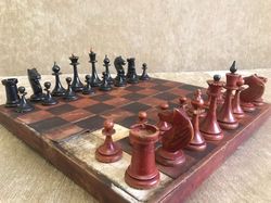 1953 antique Russian wooden chess, Mordovian black red soviet chess pieces USSR, 70 years old chess set