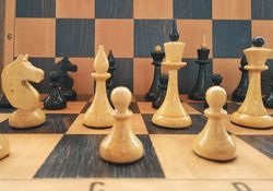 Russian wooden chessmen Queens Gambit final match - Soviet chess pieces set vintage 1970s-1980s