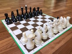 Soviet Latvia Riga made tournament chess set: plastic chessmen & chess cardboard