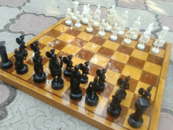 The Romans chessmen Soviet chess set: big wooden chess board & plastic chess pieces