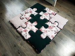 Blush pink and emerald color puzzle baby play mat with flowers and stars, pink nursery decor, puzzle mat, play cushions