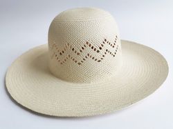 Women's Hat made with Jipijapa fibers Handmade in Yucatan Mexico - "Natural Model"