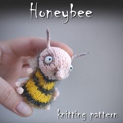 Honeybee knitting pattern, cute toy knitting pattern, knitted insect, toy knitting tutorial, tiny bee guide honeybee DIY