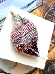 Feather brooch, leaf brooch, brooch pin, beaded brooch, mothers day, gift for friend, handmade gifts, brooch, pin