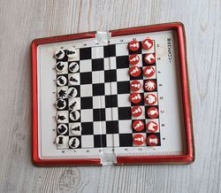 Magnet travel pocket chess SIMZA - vintage Russian magnetic chess game
