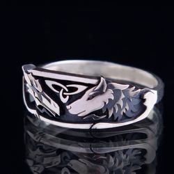 Silver ring dragon and wolf