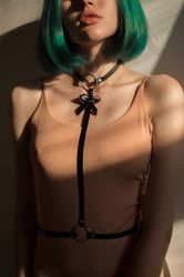women's genuine leather harness, leather harness, classic harness, bdsm harness, chest harness, whip and cake