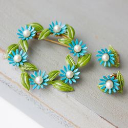 Vintage blue daisy round brooch flower clip on earrings Daisy jewelry set