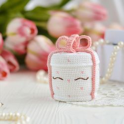 Gift box crochet pattern, amigurumi gift box tutorial, DIY mini toy present, Valentine's day gift box pattern digital