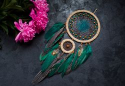 Green dreamcatcher with emerald green and natural feathers | Dream catcher inspired by Native American dreamcatchers