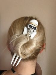 Carved wooden hair fork with Skull, Halloween hair clip, Wood hair stick, Bun holder for long hair, Hair Accessories
