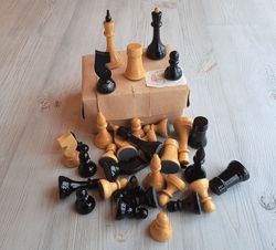 Wooden Russian chess pieces vintage new - Semenov factory made chessmen set