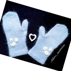 Handknitted Mittens with delicate floral embroidery