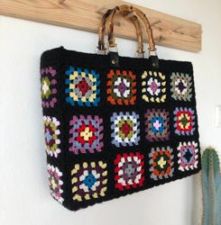crochet granny square bag with bamboo handles, summer bag tote, crochet patchwork bag, rainbow square crochet bag
