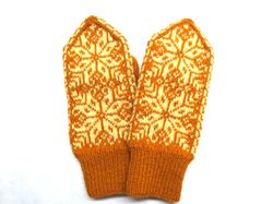 Christmas stars Norway mittens women hand knit merino wool Scandinavian snowflake patterned winter mittens gift for Her
