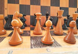 Antique wooden Acorn chessmen Soviet weighted chess pieces - Old vintage chessmen set circa 1930s