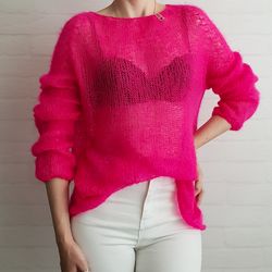 Elegant knitted jumper in hot pink Italian mohair.