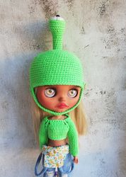 Set of clothes for Blythe dolls crochet hat neon green Alien plus knitted top with sleeves winter doll outfit