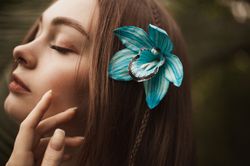 Blue orchid hair pin, tropical wedding flower hair pin. Hawaiian hair flower. Tiki hair flower