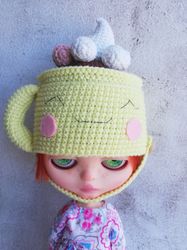 Blythe hat crochet helmet yellow cup with coffee and marshmallows for custom blythe halloween outfit blythe cute hat