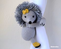 Hedgehog tieback crochet PATTERN PDF, right or left - English and Spanish