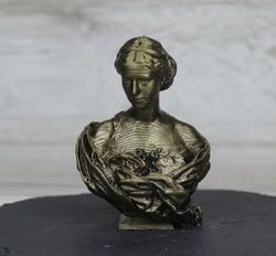 Baronesse Sipiere Bust, Head Sculpture, figurine, interior object
