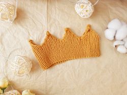 Baby headband crown. Headband-crown in different colors for kids 6-9 month. Gift for baby birthday. Knitted head crown