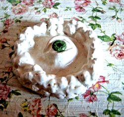 Ceramics ashtrays eye skull. Home decorastion