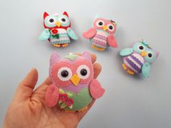 Cute owl keyring, felt keychain for women, spring little funny gifts for friends, customisable handbag accessories