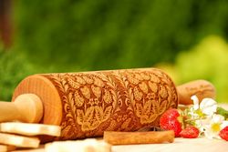 Strawberry embossed rolling pin Wooden engraved rolling pin Christmas cookies Carved molds Gingerbread Gift for mom