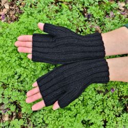 Hand-knit Black Stretchy Fingerless Gloves - Dog walking mittens - Texting Driving gloves - Gift under 30