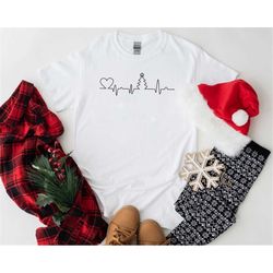 christmas tree in heartbeat t-shirt, christmas heart beat shirt, christmas tree pulse shirt, christmas lover gift, merry