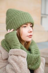 Mohair knit hat. Silk mohair green beanie