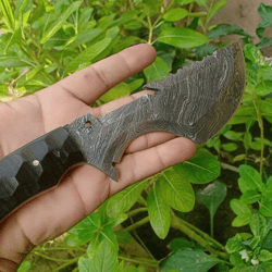 Custom HANDMADE FORGED DAMASCUS Steel Hunting Fix Blade Tracker Knife With Leather Sheath.