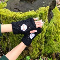 Handmade Skull Stretchy Fingerless Gloves - Dog walking mittens - Texting Driving gloves - Gift under 30