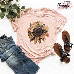 Sunflower Leopard T-Shirt, Sunflower Lover Shirt, Womens Flowers Shirt, Flower Print Shirt, Gifts for Mom, Leopard Cloth