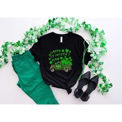 Happy St Patricks Day Shirt,St Patrick Lucky Truck Shirt,Retro Vintage St Patricks Tshirt,Watercolor Clover Shirt,Womens