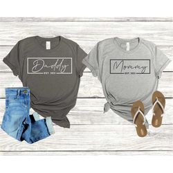 Mom and Dad Est. Shirt , Pregnancy Announcement Shirts, Mom and Dad Shirts, New Dad Shirt,Pregnancy Reveal Shirt, New Mo