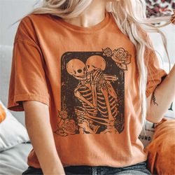 Skeleton Lovers T-Shirt, Kissing Skeleton Shirt, Comfort Colors T, Halloween Shirt, Spooky Season T-Shirt, Distressed Vi